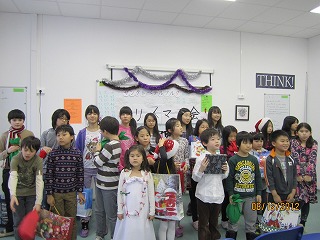 s-Xmas photo @j-school kids gathering.jpg